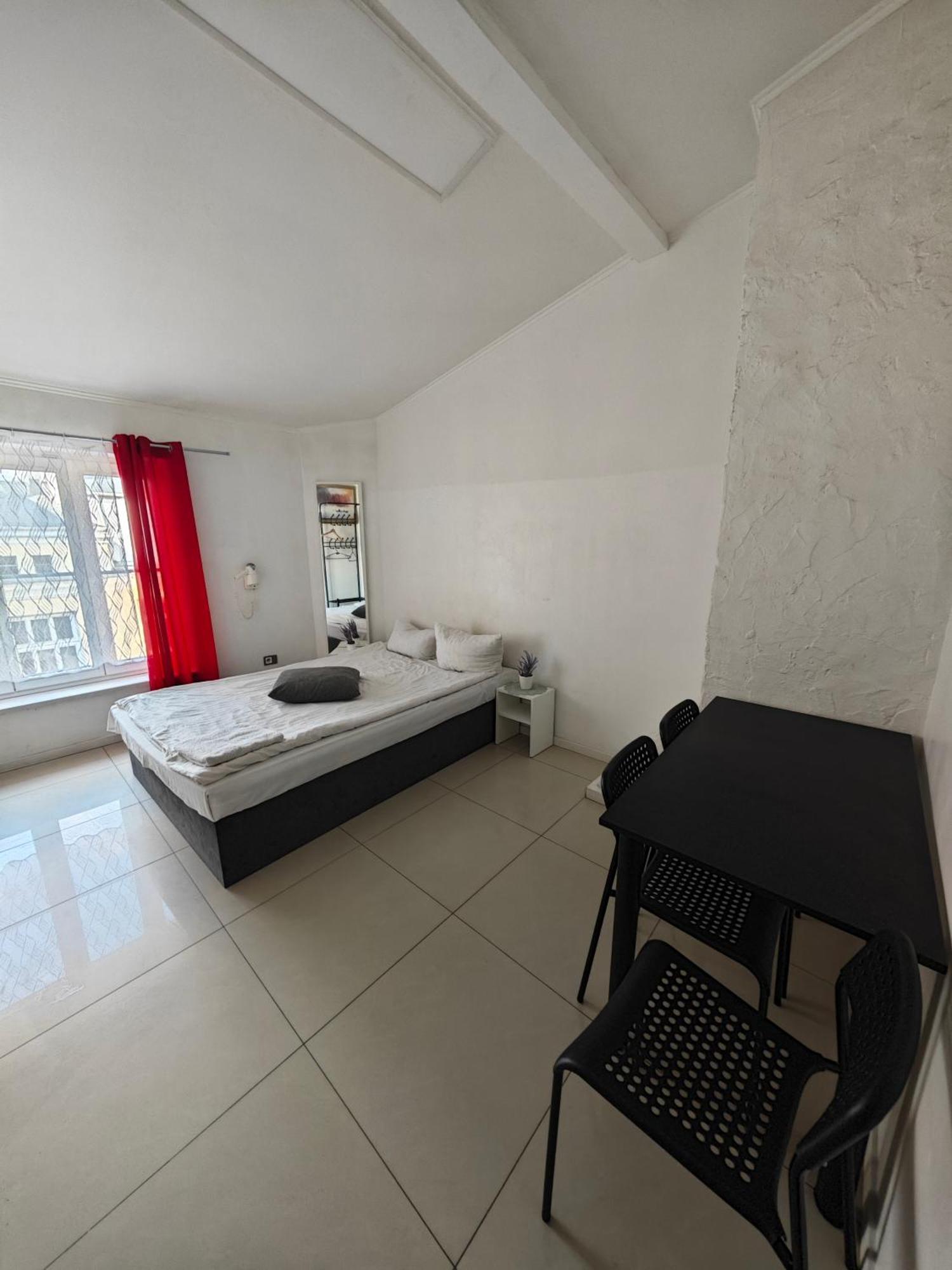 Apartamenty Wilcza - City Center Warsaw Room photo